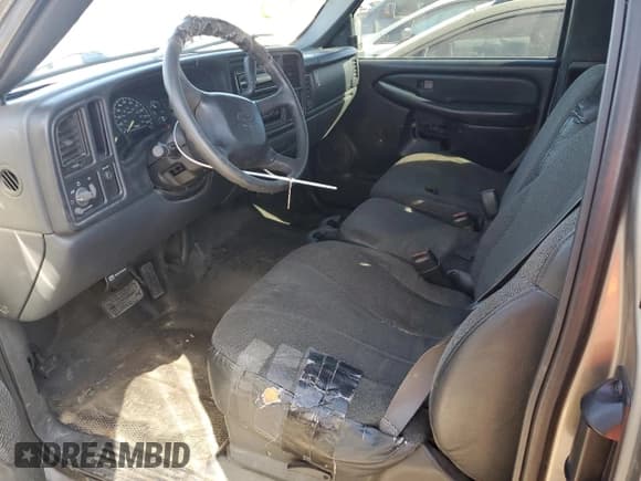 ✅ 2001 Chevrolet Silverado 1500 • VIN: 2GCEC19W311130130 • Лот: 81270584. Опубликован ранее на Copart с пробегом 281 025 миль. Бесплатный доступ к архиву аукционных продаж из США и подробный отчёт об истории автомобиля на DreamBid. Изображение 7.