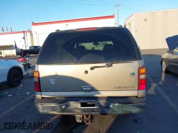 ✅ 2001 Chevrolet Suburban LT • VIN: 1GNFK16T11J241063 • Lot: 43561607. Listed on IAAI with 267,642 mi. Free auction sales archive from the USA and detailed vehicle history report at DreamBid. Image 16.