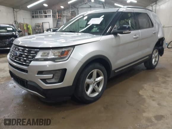 ✅ 2017 Ford Explorer XLT • VIN: 1FM5K8D85HGE35206 • Lot: 42417957. Wystawiony na IAAI z przebiegiem 84 873 mil. Bezpłatny archiwum sprzedaży aukcyjnych z USA i szczegółowy raport historii pojazdu na DreamBid. Zdjęcie 17.