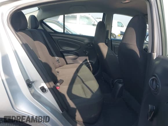 ✅ 2015 Nissan Versa SV • VIN: 3N1CN7AP1FL891725 • Лот: 42852838. Опубликован ранее на IAAI с пробегом 128 362 миль. Бесплатный доступ к архиву аукционных продаж из США и подробный отчёт об истории автомобиля на DreamBid. Изображение 8.