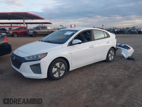 ✅ 2017 Hyundai Ioniq Blue • VIN: KMHC65LC2HU050185 • Lot: 42071522. Wystawiony na IAAI z przebiegiem 105 186 mil. Bezpłatny archiwum sprzedaży aukcyjnych z USA i szczegółowy raport historii pojazdu na DreamBid. Zdjęcie 19.