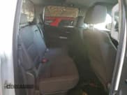 ✅ 2018 Chevrolet Silverado 1500 LT • VIN: 3GCPCREC5JG520186 • Lot: 93995705. Wystawiony na Copart z przebiegiem 123 439 mil. Bezpłatny archiwum sprzedaży aukcyjnych z USA i szczegółowy raport historii pojazdu na DreamBid. Zdjęcie 10.