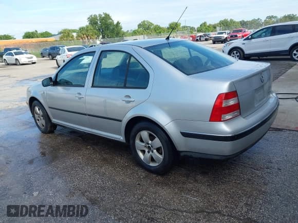 ✅ 2004 Volkswagen Jetta GLS • VIN: 3VWSA69M14M081122 • Лот: 43044999. Опубликован ранее на IAAI с пробегом 162 578 миль. Бесплатный доступ к архиву аукционных продаж из США и подробный отчёт об истории автомобиля на DreamBid. Изображение 3.