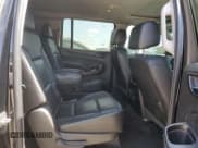 ✅ 2017 Chevrolet Suburban Premier • VIN: 1GNSCJKC1HR111359 • Lot: 70446134. Wystawiony na Copart z przebiegiem 168 824 mil. Bezpłatny archiwum sprzedaży aukcyjnych z USA i szczegółowy raport historii pojazdu na DreamBid. Zdjęcie 11.