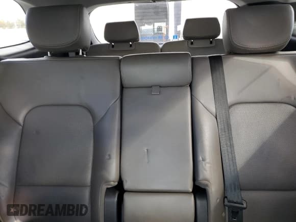 ✅ 2017 Hyundai Santa Fe SE Ultimate • VIN: KM8SRDHF2HU180726 • Lot: 91892915. Listed on Copart with 77,925 mi. Free auction sales archive from the USA and detailed vehicle history report at DreamBid. Image 10.
