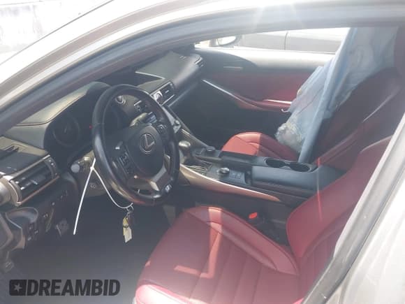 ✅ 2018 Lexus IS 300 • VIN: JTHBA1D22J5073560 • Lot: 42508038. Listed on IAAI with 86,910 mi. Free auction sales archive from the USA and detailed vehicle history report at DreamBid. Image 5.