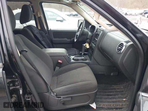 ✅ 2010 Ford Explorer XLT • VIN: 1FMEU8DE5AUA85647 • Lot: 41534833. Listed on IAAI with 129,925 mi. Free auction sales archive from the USA and detailed vehicle history report at DreamBid. Image 5.