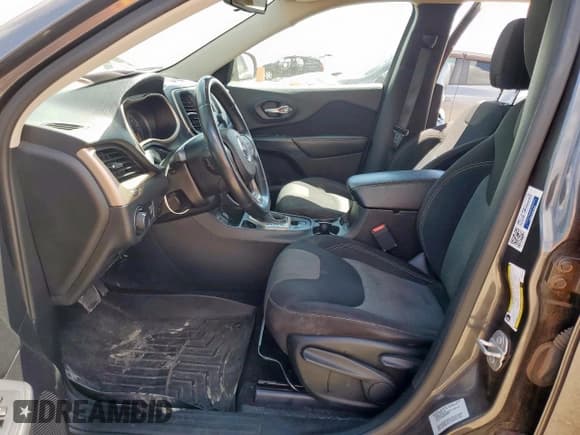 ✅ 2016 Jeep Cherokee Sport • VIN: 1C4PJLAS9GW336704 • Lot: 62305965. Wystawiony na Copart z przebiegiem 102 767 mil. Bezpłatny archiwum sprzedaży aukcyjnych z USA i szczegółowy raport historii pojazdu na DreamBid. Zdjęcie 7.