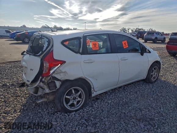 ✅ 2016 Nissan Note SV • VIN: 3N1CE2CP0GL366043 • Lot: 93813205. Wystawiony na Copart z przebiegiem 116 463 mil. Bezpłatny archiwum sprzedaży aukcyjnych z USA i szczegółowy raport historii pojazdu na DreamBid. Zdjęcie 3.