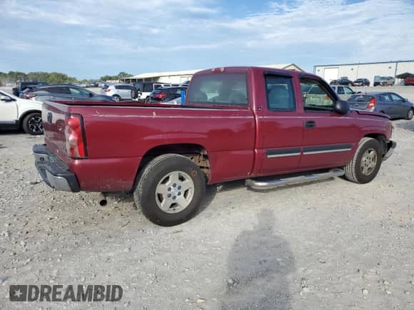 ✅ 2005 Chevrolet Silverado 1500 LS • VIN: 2GCEC19V351284558 • Lot: 70009574. Wystawiony na Copart z przebiegiem 114 355 mil mil. Skorzystaj z bezpłatnego archiwum sprzedaży aukcyjnych z USA i zobacz szczegółowy raport historii pojazdu na DreamBid. Zdjęcie 3.