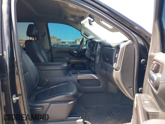 ✅ 2019 Chevrolet Silverado 1500 RST • VIN: 3GCUYEED5KG272481 • Lot: 42610410. Wystawiony na IAAI z przebiegiem 58 700 mil. Bezpłatny archiwum sprzedaży aukcyjnych z USA i szczegółowy raport historii pojazdu na DreamBid. Zdjęcie 5.