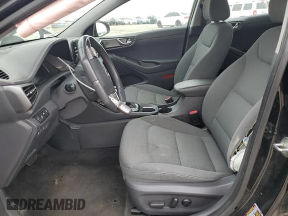 ✅ 2020 Hyundai Ioniq SEL • VIN: KMHC85LC2LU240474 • Lot: 46126095. Wystawiony na Copart z przebiegiem 90 561 mil. Bezpłatny archiwum sprzedaży aukcyjnych z USA i szczegółowy raport historii pojazdu na DreamBid. Zdjęcie 7.