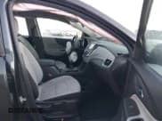 ✅ 2020 Chevrolet Equinox LS • VIN: 3GNAXHEV8LS674632 • Lot: 43515093. Wystawiony na IAAI z przebiegiem 62 825 mil. Bezpłatny archiwum sprzedaży aukcyjnych z USA i szczegółowy raport historii pojazdu na DreamBid. Zdjęcie 5.