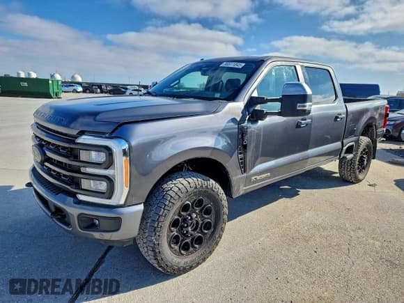 ✅ 2024 Ford F-250 Lariat • VIN: 1FT8W2BT0REC27595 • Lot: 96511045. Wystawiony na Copart z przebiegiem 6 745 mil. Bezpłatny archiwum sprzedaży aukcyjnych z USA i szczegółowy raport historii pojazdu na DreamBid. Zdjęcie 1.
