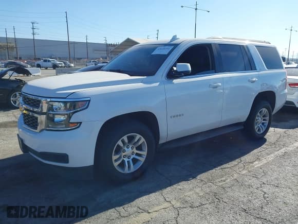 ✅ 2020 Chevrolet Tahoe LT • VIN: 1GNSCBKC0LR195687 • Lot: 42620344. Wystawiony na IAAI z przebiegiem 48 059 mil. Bezpłatny archiwum sprzedaży aukcyjnych z USA i szczegółowy raport historii pojazdu na DreamBid. Zdjęcie 2.