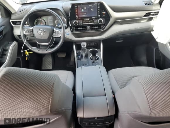 ✅ 2022 Toyota Highlander Hybrid LE • VIN: 5TDZARAH1NS516238 • Lot: 44461855. Wystawiony na Copart z przebiegiem 27 101 mil. Bezpłatny archiwum sprzedaży aukcyjnych z USA i szczegółowy raport historii pojazdu na DreamBid. Zdjęcie 8.