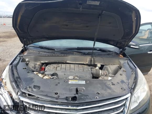 ✅ 2016 Chevrolet Traverse LT • VIN: 1GNKRGKD6GJ184685 • Lot: 43347578. Wystawiony na IAAI z przebiegiem 118 041 mil. Bezpłatny archiwum sprzedaży aukcyjnych z USA i szczegółowy raport historii pojazdu na DreamBid. Zdjęcie 10.