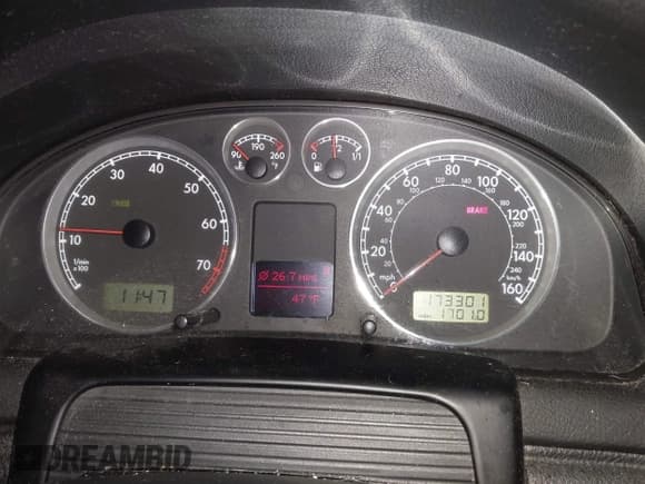 ✅ 2003 Volkswagen Passat GL • VIN: WVWMD63B13P059706 • Lot: 43788004. Listed on IAAI with 173,301 mi. Free auction sales archive from the USA and detailed vehicle history report at DreamBid. Image 7.