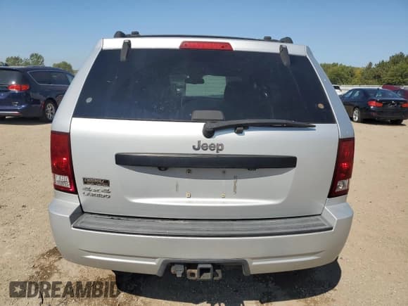 ✅ 2008 Jeep Grand Cherokee Laredo • VIN: 1J8GR48K18C124167 • Lot: 71770665. Wystawiony na Copart z przebiegiem 214 586 mil. Bezpłatny archiwum sprzedaży aukcyjnych z USA i szczegółowy raport historii pojazdu na DreamBid. Zdjęcie 6.