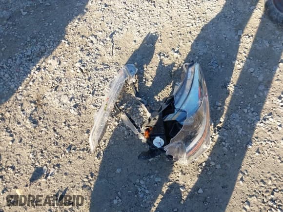 ✅ 2024 Toyota Corolla LE • VIN: 5YFB4MDEXRP108865 • Lot: 43606482. Wystawiony na IAAI z przebiegiem 37 176 mil. Bezpłatny archiwum sprzedaży aukcyjnych z USA i szczegółowy raport historii pojazdu na DreamBid. Zdjęcie 12.