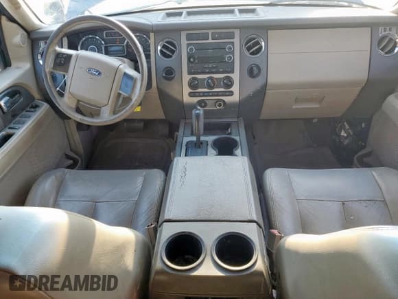 ✅ 2008 Ford Expedition Max SSV • VIN: 1FMFK15508LA49946 • Lot: 67479515. Wystawiony na Copart z przebiegiem 201 349 mil. Bezpłatny archiwum sprzedaży aukcyjnych z USA i szczegółowy raport historii pojazdu na DreamBid. Zdjęcie 8.