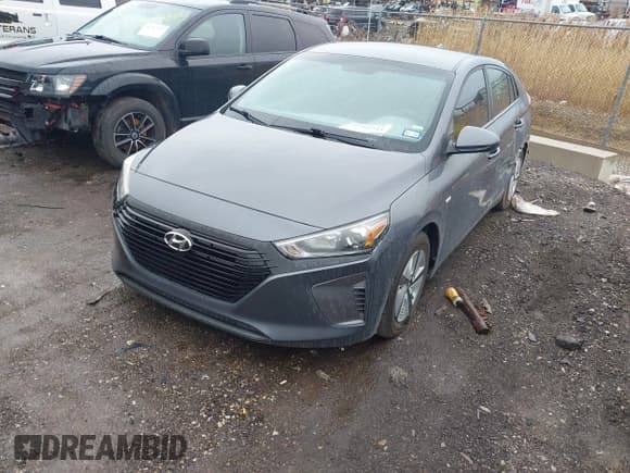 ✅ 2018 Hyundai Ioniq Blue • VIN: KMHC65LC6JU065472 • Lot: 41724214. Wystawiony na IAAI z przebiegiem 94 043 mil. Bezpłatny archiwum sprzedaży aukcyjnych z USA i szczegółowy raport historii pojazdu na DreamBid. Zdjęcie 17.