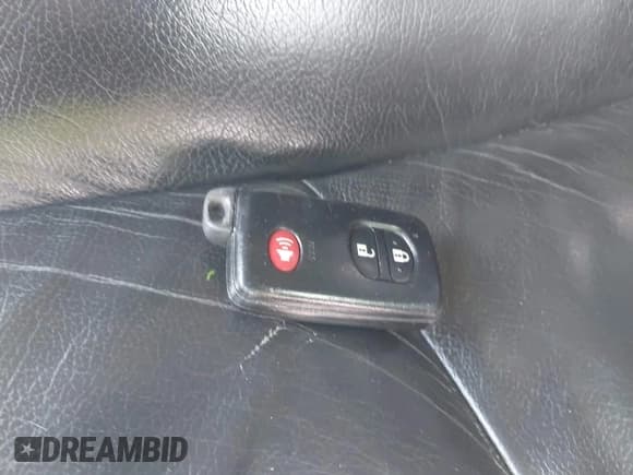 ✅ 2015 Toyota Prius Two • VIN: JTDZN3EU8FJ036043 • Lot: 42176629. Listed on IAAI with 154,939 mi. Free auction sales archive from the USA and detailed vehicle history report at DreamBid. Image 11.