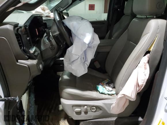 ✅ 2024 Chevrolet Silverado 1500 LTZ • VIN: 3GCPAEED0RG152888 • Lot: 87429334. Wystawiony na Copart z przebiegiem Nie podano. Bezpłatny archiwum sprzedaży aukcyjnych z USA i szczegółowy raport historii pojazdu na DreamBid. Zdjęcie 7.