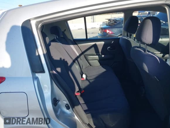 ✅ 2007 Nissan Versa S • VIN: 3N1BC13E37L456099 • Lot: 43841247. Listed on IAAI with 114,610 mi. Free auction sales archive from the USA and detailed vehicle history report at DreamBid. Image 8.