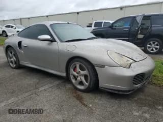 ✅ 2002 Porsche 911 • VIN: WP0AB29972S685987 • Lot: 74484744. Wystawiony na Copart z przebiegiem Nie podano. Bezpłatny archiwum sprzedaży aukcyjnych z USA i szczegółowy raport historii pojazdu na DreamBid. Zdjęcie 4.