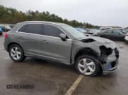 ✅ 2021 Audi Q3 Premium • VIN: WA1AUCF35M1117045 • Lot: 69658452. Wystawiony na Copart z przebiegiem 9 015 mil. Bezpłatny archiwum sprzedaży aukcyjnych z USA i szczegółowy raport historii pojazdu na DreamBid. Zdjęcie 4.