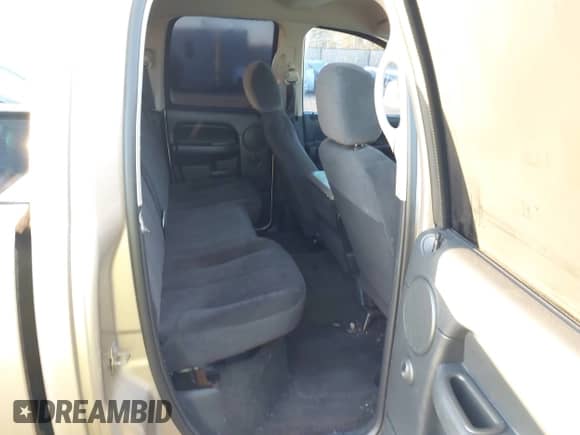 2003 Dodge 1500 ST z VIN 1D7HA18N63S165345, wystawiony jako IAAI lot #43531314 z przebiegiem 178 594 mil mil oraz . Historia ofert i sprzedaży dostępna na DreamBid. Obrazek 8.