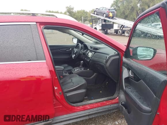 ✅ 2017 Nissan Rogue SL • VIN: 5N1AT2MV6HC803981 • Lot: 43199272. Listed on IAAI with 120,820 mi. Free auction sales archive from the USA and detailed vehicle history report at DreamBid. Image 5.