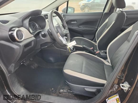 ✅ 2021 Nissan Versa SV • VIN: 3N1CN8EV3ML843445 • Лот: 90759705. Опубликован ранее на Copart с пробегом 124 358 миль. Бесплатный доступ к архиву аукционных продаж из США и подробный отчёт об истории автомобиля на DreamBid. Изображение 7.