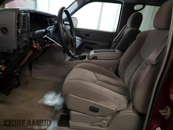 ✅ 2004 Chevrolet Suburban LS • VIN: 3GNFK16ZX4G230914 • Лот: 92253015. Опубликован ранее на Copart с пробегом 170 775 миль. Бесплатный доступ к архиву аукционных продаж из США и подробный отчёт об истории автомобиля на DreamBid. Изображение 7.