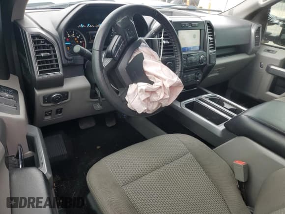 ✅ 2018 Ford F-150 Lariat • VIN: 1FTEW1EG3JKF90233 • Lot: 86681935. Wystawiony na Copart z przebiegiem 143 810 mil. Bezpłatny archiwum sprzedaży aukcyjnych z USA i szczegółowy raport historii pojazdu na DreamBid. Zdjęcie 8.