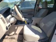 ✅ 2011 Ford Escape Hybrid • VIN: 1FMCU5K31BKC31871 • Lot: 62721555. Wystawiony na Copart z przebiegiem 120 179 mil. Bezpłatny archiwum sprzedaży aukcyjnych z USA i szczegółowy raport historii pojazdu na DreamBid. Zdjęcie 7.