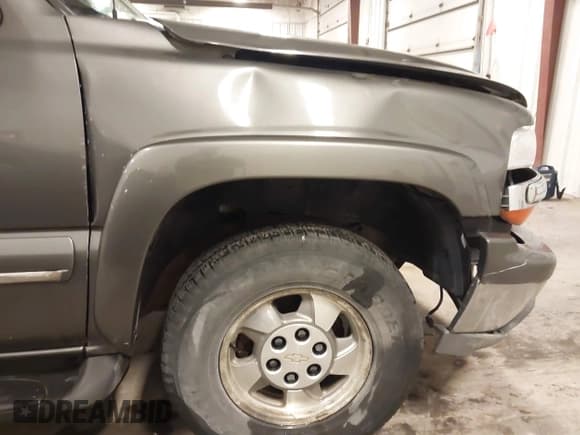 ✅ 2002 Chevrolet Suburban LT • VIN: 1GNFK16Z92J209533 • Лот: 41561925. Опубликован ранее на IAAI с пробегом 418 660 миль. Бесплатный доступ к архиву аукционных продаж из США и подробный отчёт об истории автомобиля на DreamBid. Изображение 19.