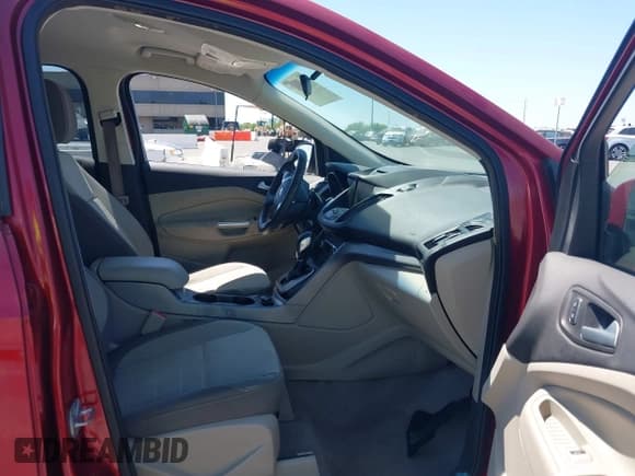 ✅ 2014 Ford Escape SE • VIN: 1FMCU9GX3EUB64623 • Lot: 42560923. Listed on IAAI with 120,730 mi. Free auction sales archive from the USA and detailed vehicle history report at DreamBid. Image 5.