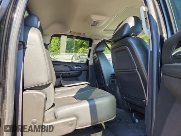 ✅ 2012 GMC Sierra 3500HD Denali • VIN: 1GT426C81CF185323 • Лот: 70490885. Опубликован ранее на Copart с пробегом Не указан. Бесплатный доступ к архиву аукционных продаж из США и подробный отчёт об истории автомобиля на DreamBid. Изображение 10.