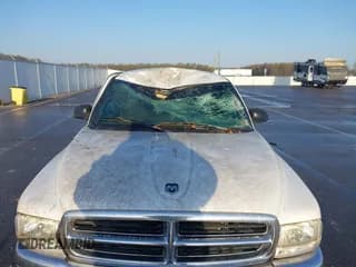 ✅ 1998 Dodge Dakota SLT • VIN: 1B7GG22X2WS519726 • Lot: 42003437. Wystawiony na IAAI z przebiegiem 213 998 mil. Bezpłatny archiwum sprzedaży aukcyjnych z USA i szczegółowy raport historii pojazdu na DreamBid. Zdjęcie 6.