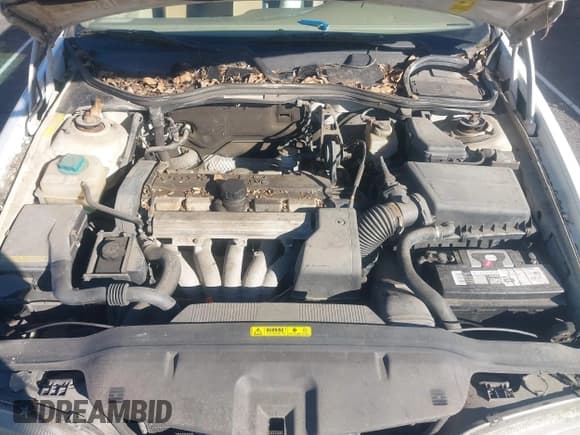 ✅ 1998 Volvo V70 • VIN: YV1LW5575W2455061 • Lot: 43795152. Listed on IAAI with 11 mi. Free auction sales archive from the USA and detailed vehicle history report at DreamBid. Image 10.