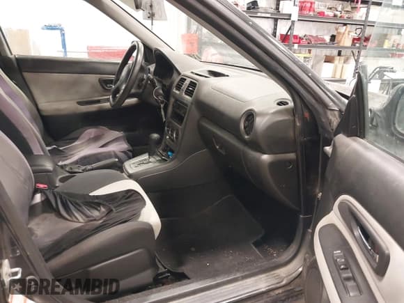 ✅ 2005 Saab 9-2X Linear • VIN: JF4GG61605H051239 • Lot: 41798065. Wystawiony na IAAI z przebiegiem 130 305 mil. Bezpłatny archiwum sprzedaży aukcyjnych z USA i szczegółowy raport historii pojazdu na DreamBid. Zdjęcie 5.