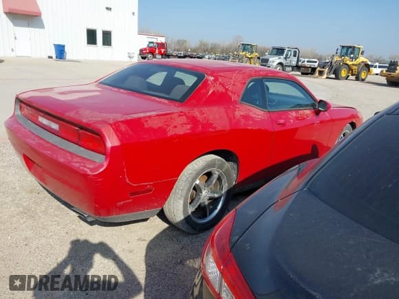 ✅ 2012 Dodge Challenger SXT • VIN: 2C3CDYAG9CH291291 • Lot: 41787999. Wystawiony na IAAI z przebiegiem 139 441 mil. Bezpłatny archiwum sprzedaży aukcyjnych z USA i szczegółowy raport historii pojazdu na DreamBid. Zdjęcie 4.