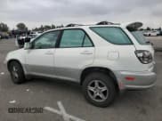 ✅ 2002 Lexus RX 300 • VIN: JTJGF10U220135051 • Lot: 72284014. Wystawiony na Copart z przebiegiem 266 569 mil. Bezpłatny archiwum sprzedaży aukcyjnych z USA i szczegółowy raport historii pojazdu na DreamBid. Zdjęcie 2.