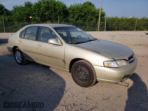 ✅ 1998 Nissan Altima XE • VIN: 1N4DL01D9WC264583 • Lot: 62111635. Listed on Copart with 100,427 mi. Free auction sales archive from the USA and detailed vehicle history report at DreamBid. Image 4.