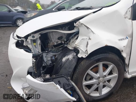 ✅ 2016 Toyota Prius One • VIN: JTDKDTB37G1125281 • Лот: 43434304. Опубликован ранее на IAAI с пробегом 88 838 миль. Бесплатный доступ к архиву аукционных продаж из США и подробный отчёт об истории автомобиля на DreamBid. Изображение 17.