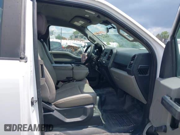 ✅ 2019 Ford F-150 XL • VIN: 1FTEX1EB7KKD84528 • Lot: 42596730. Listed on IAAI with 6 mi. Free auction sales archive from the USA and detailed vehicle history report at DreamBid. Image 5.