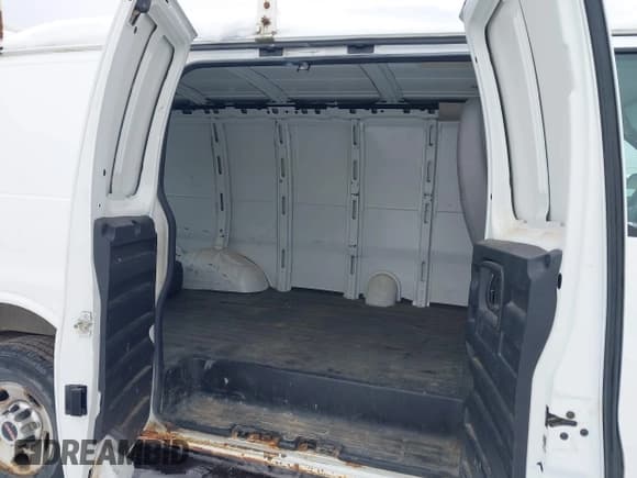 ✅ 2012 GMC Savana Cargo • VIN: 1GTW7FCA9C1144352 • Лот: 43839902. Опубликован ранее на IAAI с пробегом 257 144 миль. Бесплатный доступ к архиву аукционных продаж из США и подробный отчёт об истории автомобиля на DreamBid. Изображение 8.