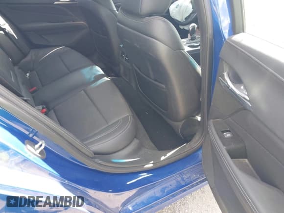 ✅ 2021 Cadillac CT4 Premium Luxury • VIN: 1G6DF5RK6M0115910 • Lot: 43640319. Wystawiony na IAAI z przebiegiem 63 375 mil. Bezpłatny archiwum sprzedaży aukcyjnych z USA i szczegółowy raport historii pojazdu na DreamBid. Zdjęcie 8.